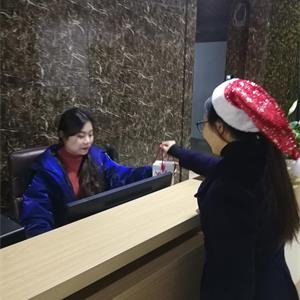 成都鑫锐商业管理有限公司祝各位业主圣诞快乐